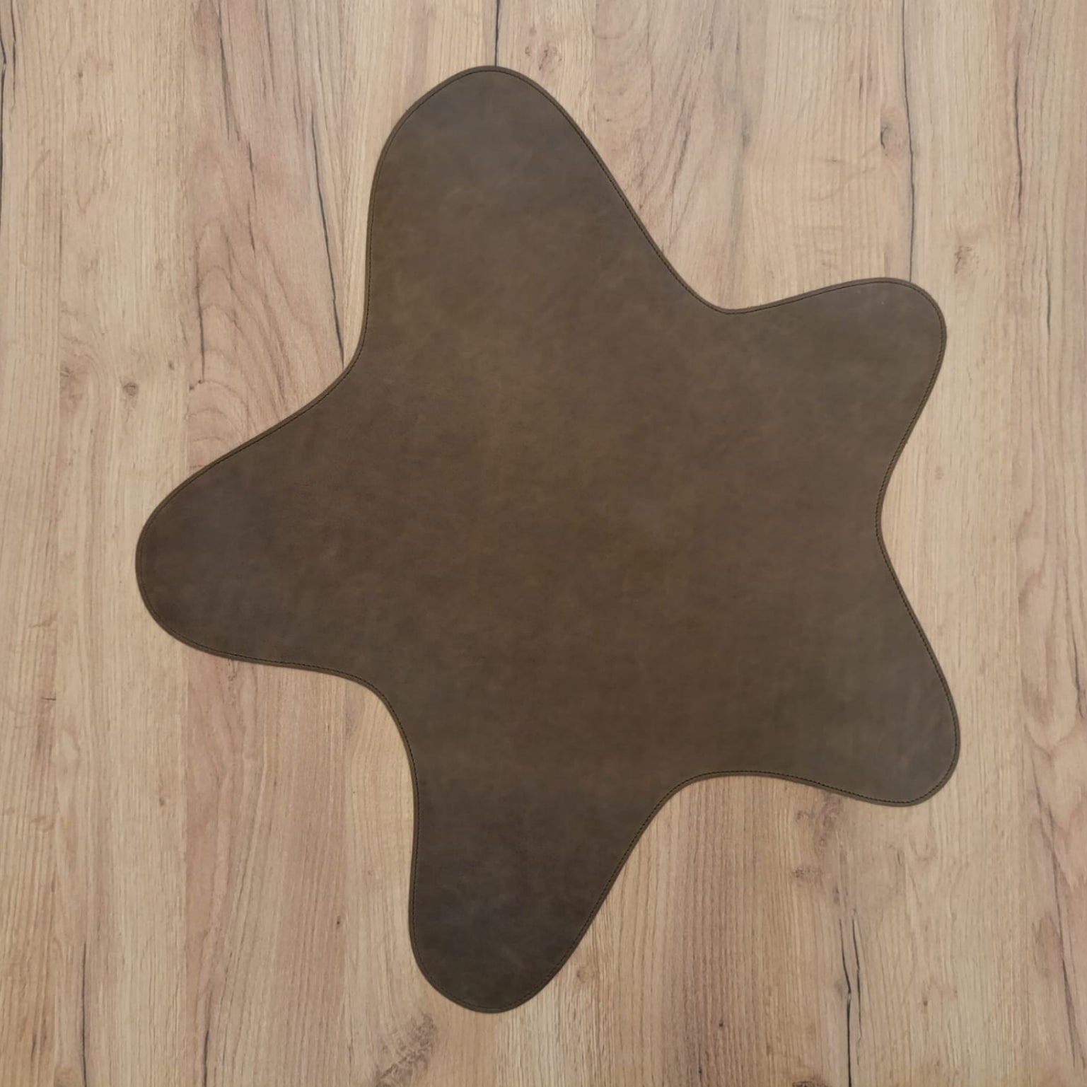 B-Selection Desk Pad