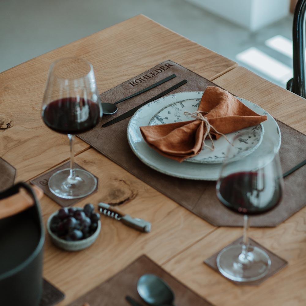 Dining Set – 8× Placemats + 8× Coasters