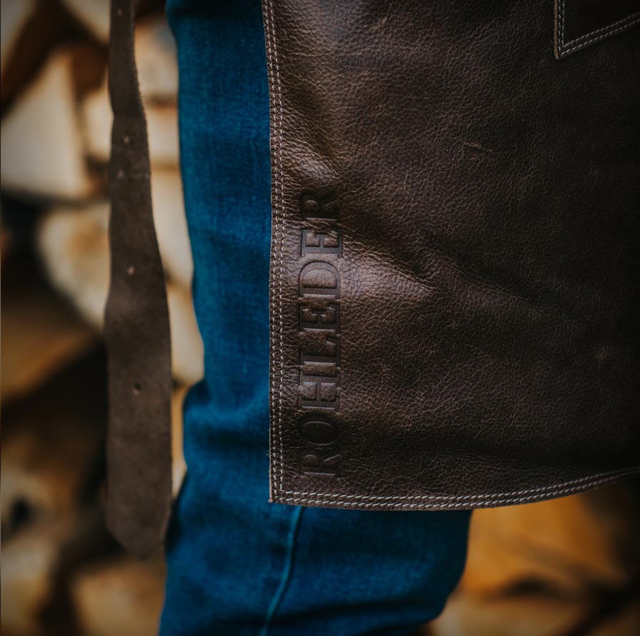 Logo auf Leder Grillschürze